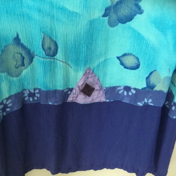 Globe Trotter Clothing of Bali Top - Picture 5 of 7